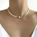 Greek necklace with pearl in gold