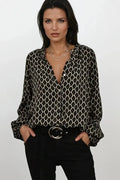 Pernille – V-neck shirt – Black / S