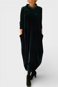 Saskia – Elegant velvet dress with pockets – Green / M
