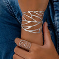 Vintage bracelet with leaf design – Gold